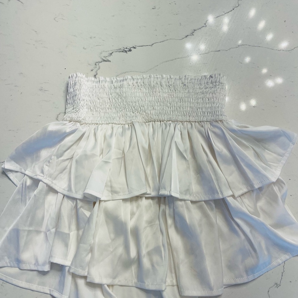Chic Asymmetrical White Skirt